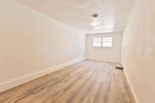 Building Photo - 2513 44th St