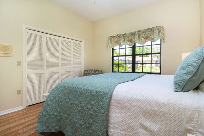 Building Photo - Palm Aire Fully Furnished Rental