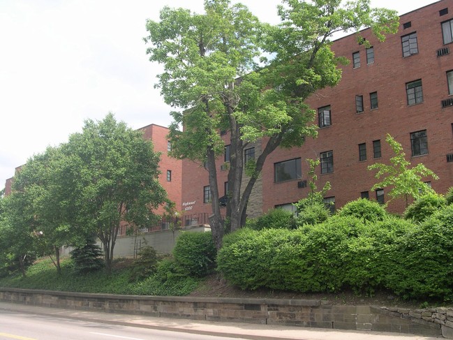 Building Photo - Highmont
