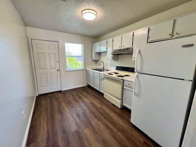 Building Photo - 920 N Leverett Ave