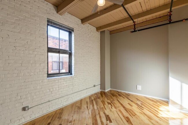 Building Photo - 116 N 4th St