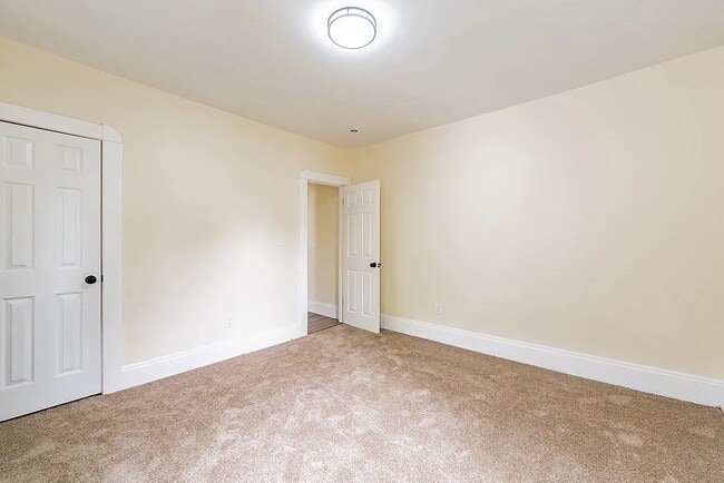 Building Photo - 70 Albemarle St