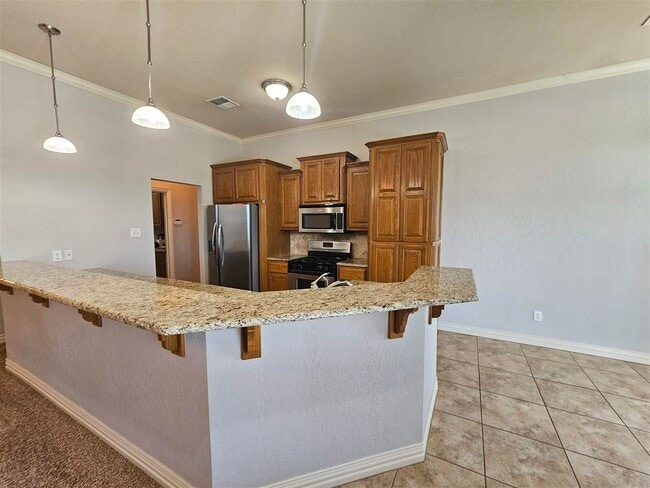 Building Photo - 6 NE Summerwood Dr