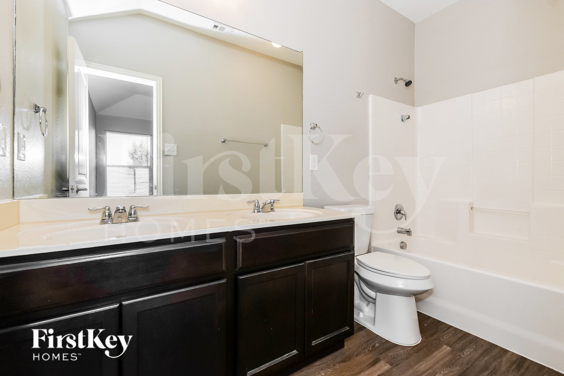 Building Photo - 1821 Ridgecrest Dr