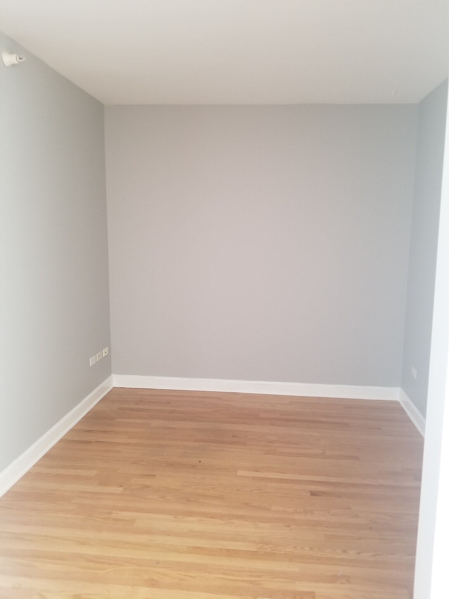 Building Photo - 645 N Kingsbury St