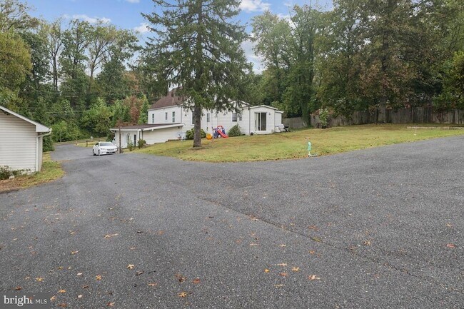 Building Photo - 2025 Fairland Rd