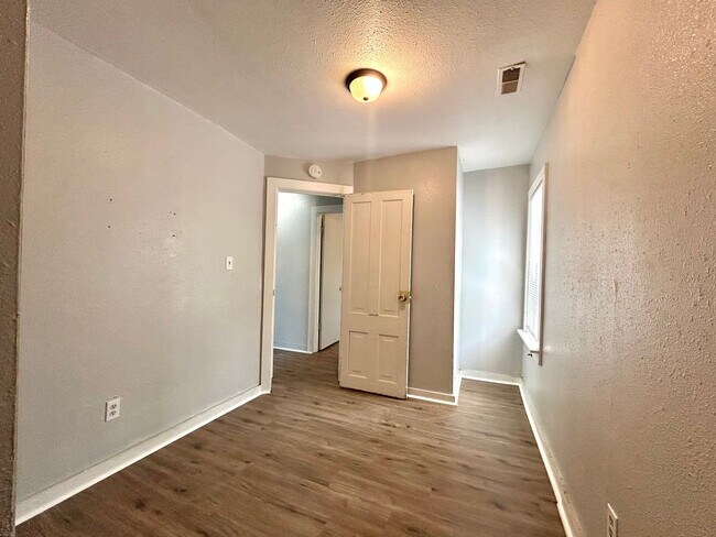 Building Photo - 249 Orchard Ave