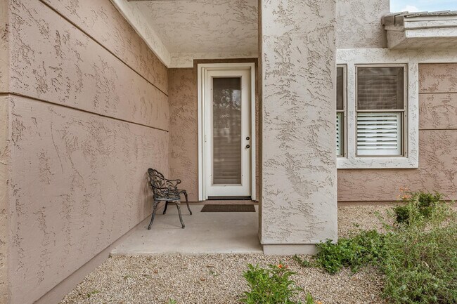 Building Photo - 15221 N Clubgate Dr