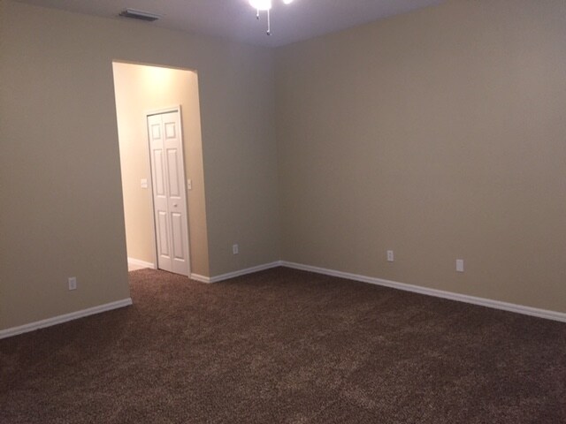 Building Photo - 1615 Wakefield Dr