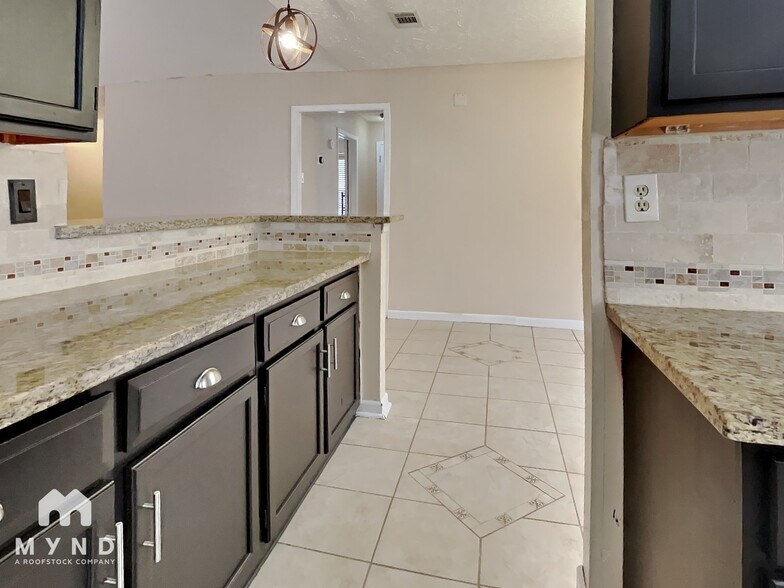 Building Photo - 726 Beechbend Dr