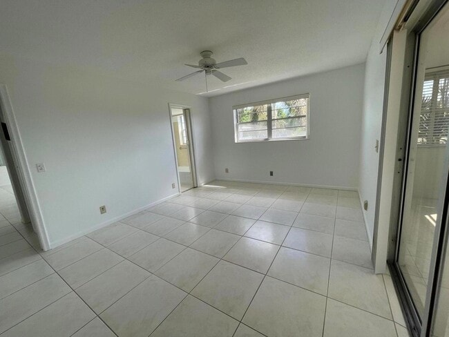 Building Photo - 343 Windsor O