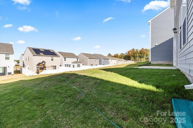 Building Photo - 1339 37th Ave Lane NE