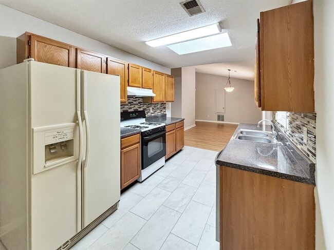 Building Photo - 1497 Chaseway Cir