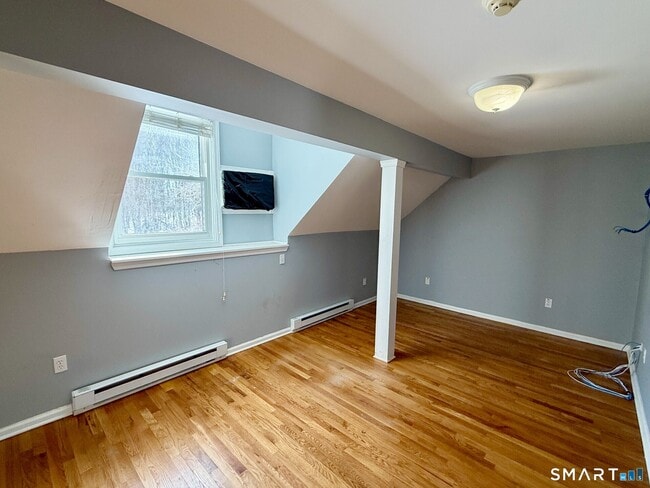 Building Photo - 25 Plymouth Rd