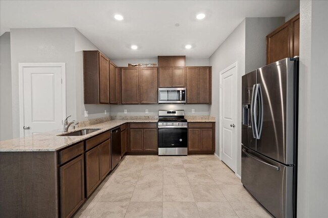 Building Photo - Fabulous Home!