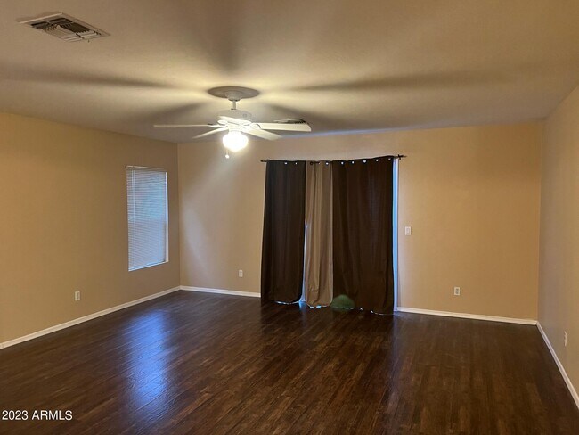 Building Photo - 10289 N 115th Dr