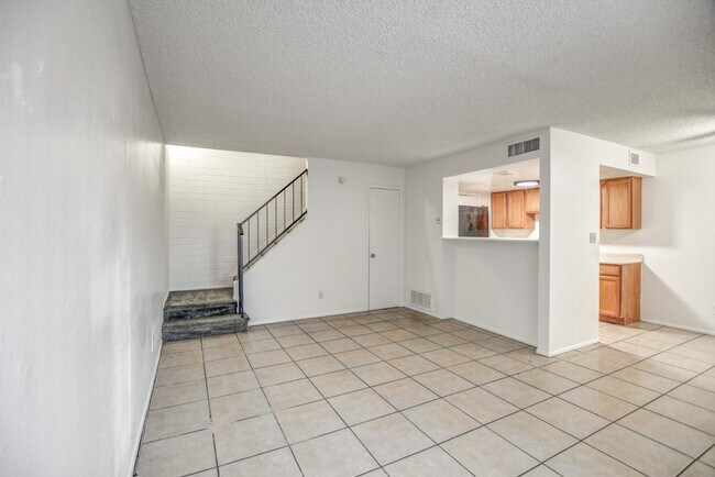 Building Photo - 4648 E Wood St