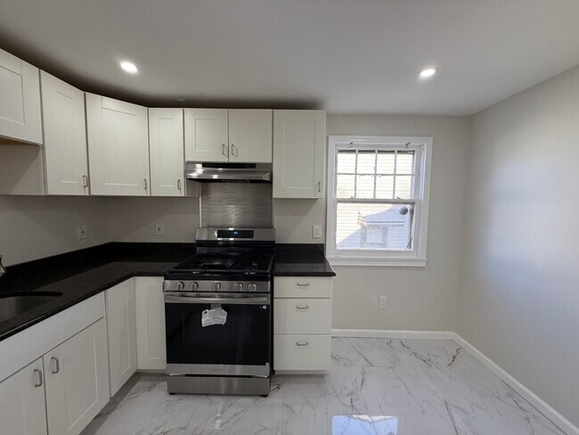 Building Photo - 520 Purce St