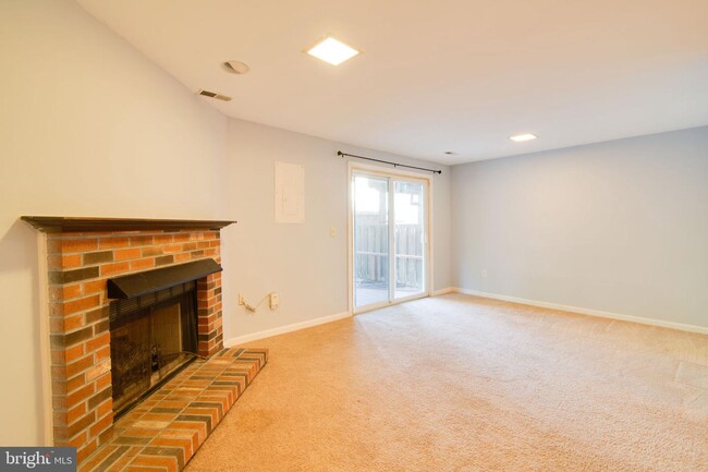 Building Photo - 10707 Gideon Ct