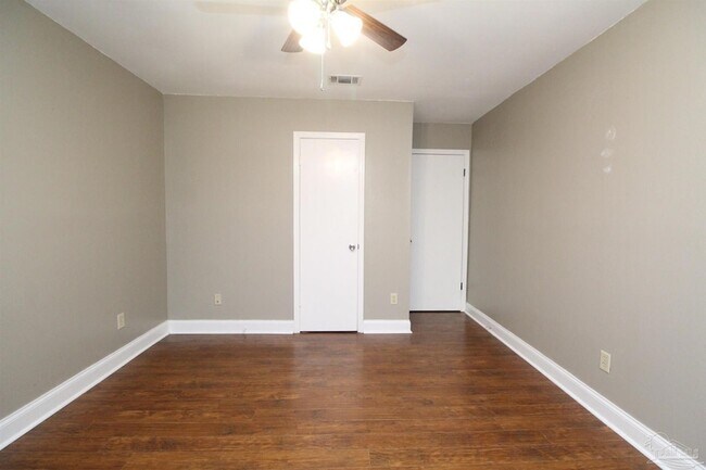 Building Photo - 7839 Coronet Way