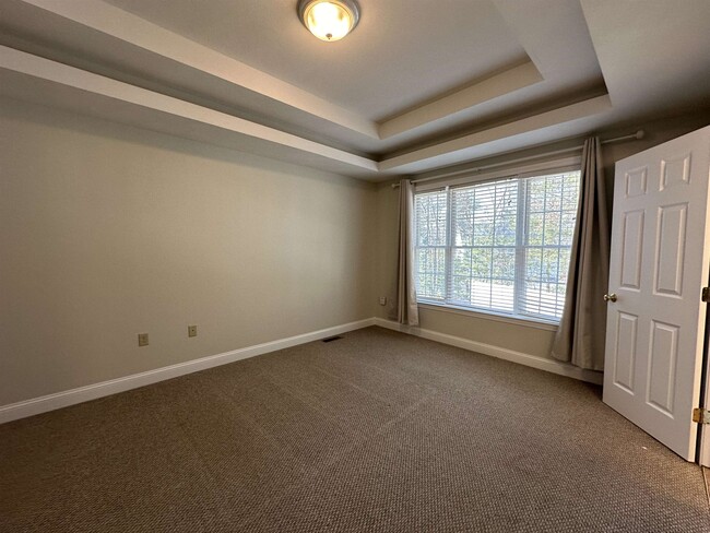 Building Photo - 25 River Bend Way
