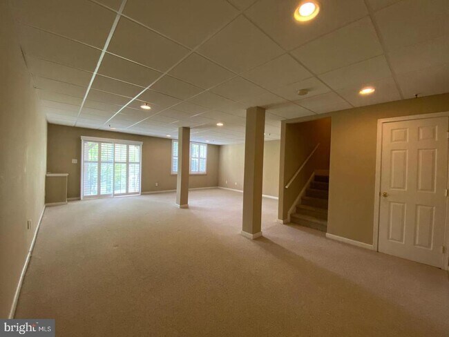 Building Photo - 173 Mountain View Dr