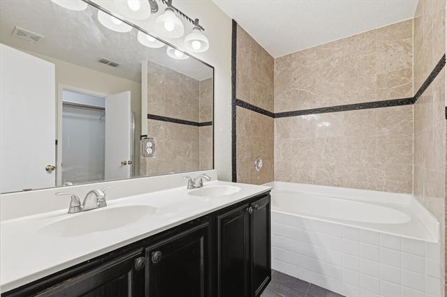 Building Photo - 1452 Hickory Creek Ln