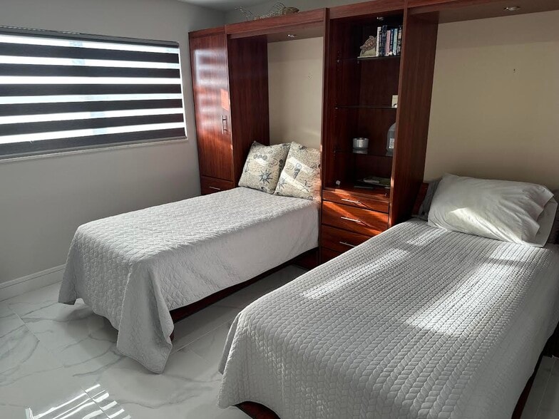 Building Photo - 3101 S Ocean Blvd