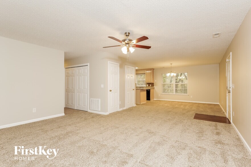 Building Photo - 3975 Leinbach Dr