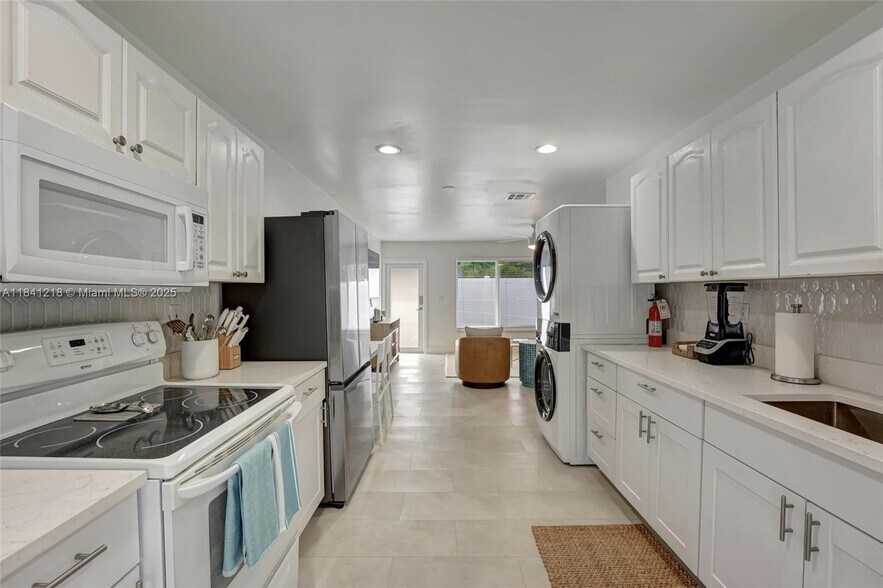 Primary Photo - 1319 SW 30th St