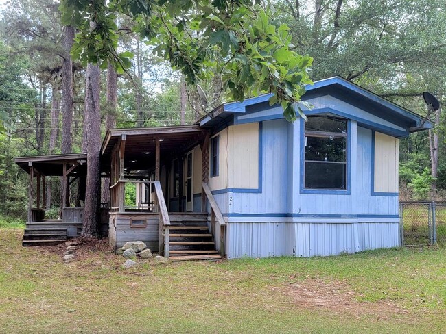 Primary Photo - 124 Mockingbird Ln