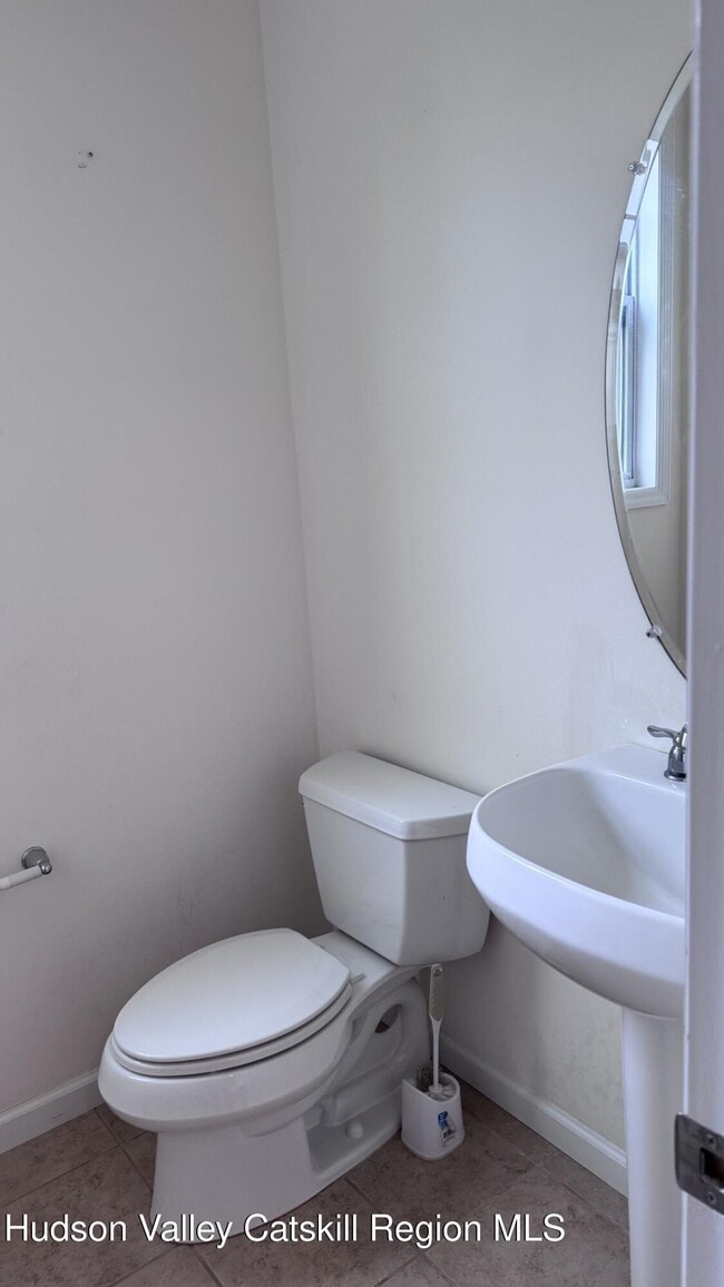 Building Photo - 245 Buttonwood Way