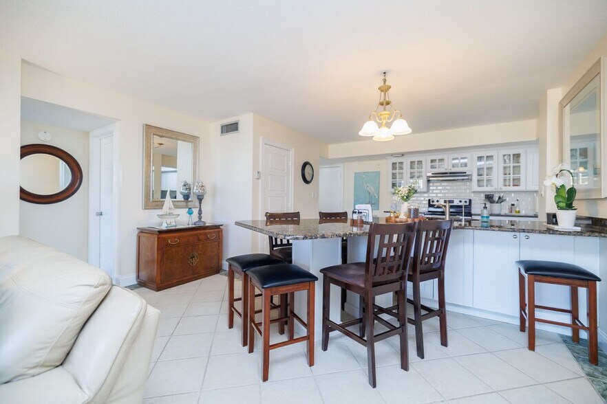 Building Photo - 2100 N Atlantic Ave