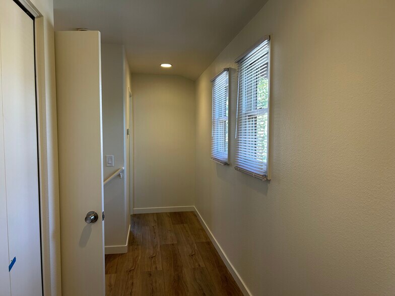 Building Photo - 629 S Glassell St