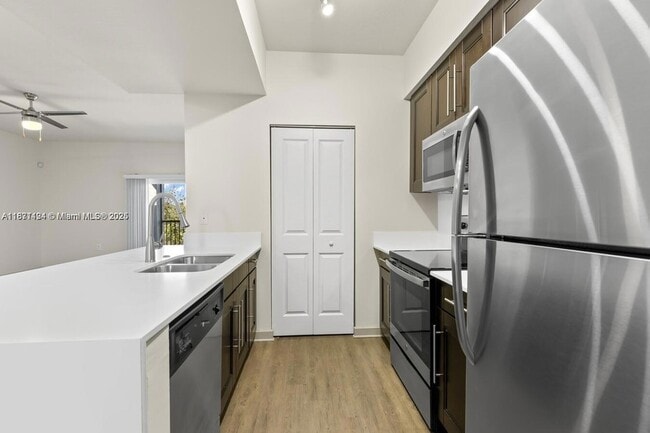 Building Photo - 320 Franklin Club Dr