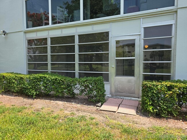Building Photo - 2803 Victoria Way