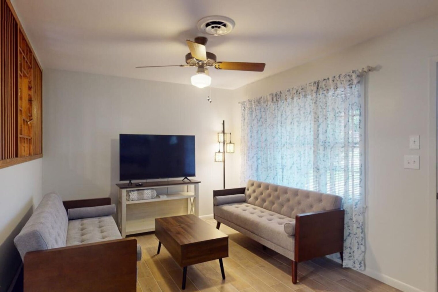 Building Photo - 118 Miller St