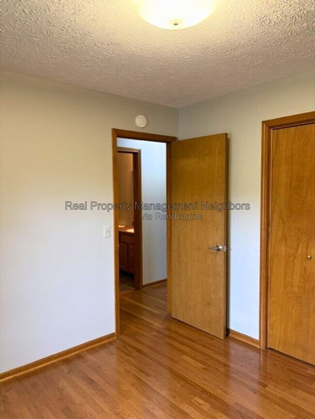 Building Photo - 1662 Klaver St SW