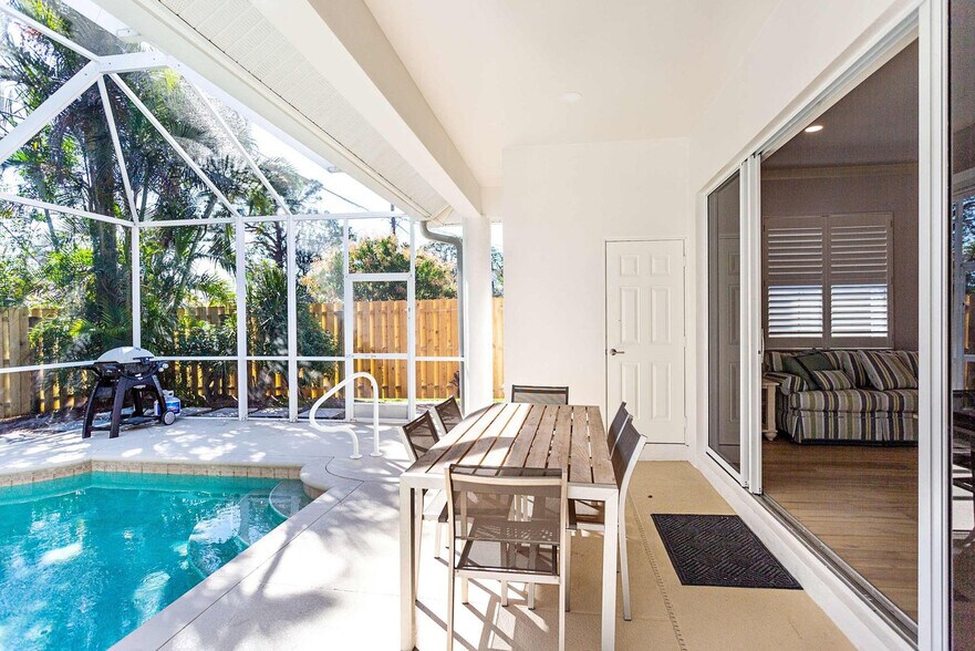 Building Photo - 828 110th Ave N