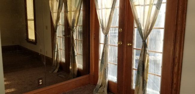 Building Photo - 2410 University Ave NE