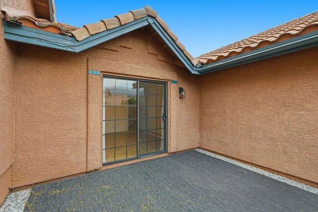 Building Photo - Bright & Peaceful Living in Oro Valley’s Gated Stoney Canyon