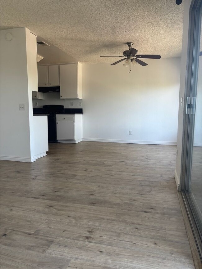 Building Photo - 4220 Vista Del Rio Way