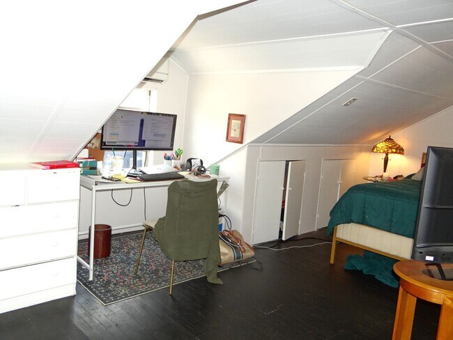 Building Photo - 1 bed / 1 bath rental in Seminole Heights