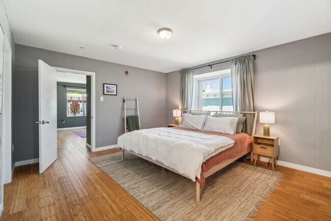 Building Photo - 3863 Terrace St