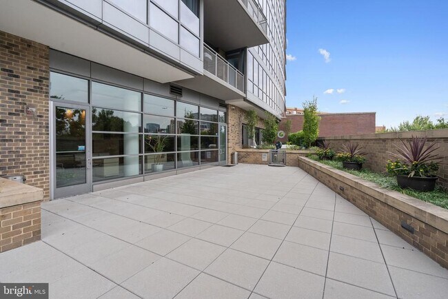 Building Photo - 2001 15th St N