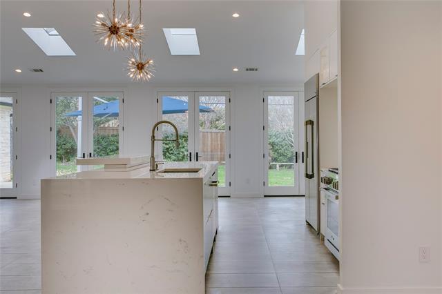 Building Photo - 2045 Marydale Rd