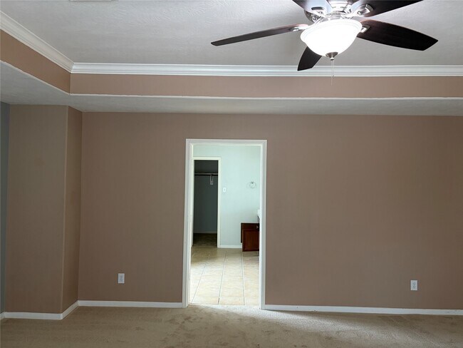 Building Photo - 410 Sunwood Glen Ln