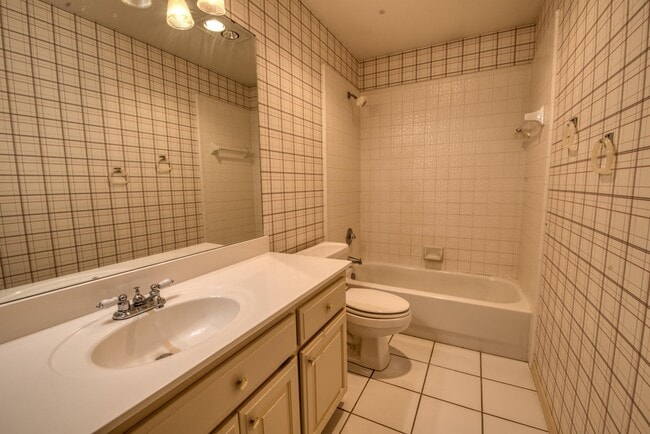 Building Photo - 15501 Arbuckle Heights