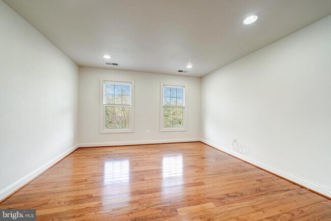 Building Photo - 40456 Lenah Run Cir