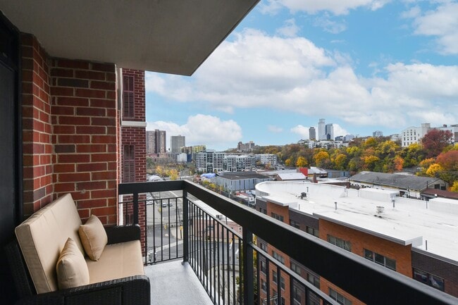 Building Photo - 700 1st St